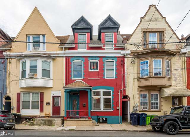 Property at 530 Lehman St, Lebanon, PA 17046, 4 beds, 1.5 baths