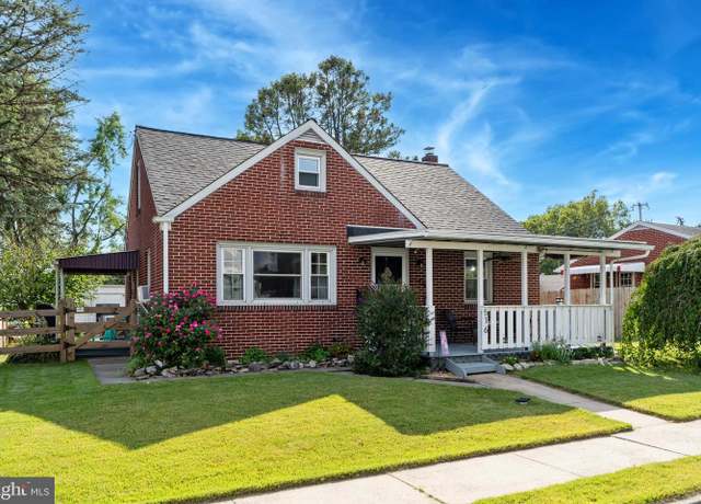 Property at 516 Ash St, Pottstown, PA 19464, 4 beds, 1.5 baths