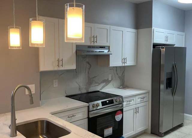Property at 1000 S 6th St, Philadelphia, PA 19147, 3 beds, 2.5 baths