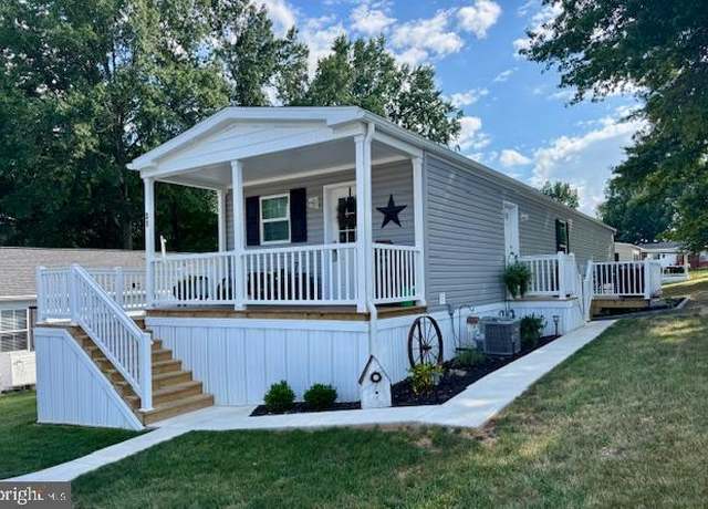 Property at 31 Cedar St, Manchester, PA 17345, 2 beds, 2 baths