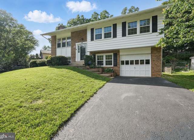 Property at 4735 Carterwood Dr, Fairfax, VA 22032, 4 beds, 3 baths