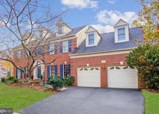 Property at 12811 Monroe Manor Dr, Herndon, VA 20171, 4 beds, 2.5 baths