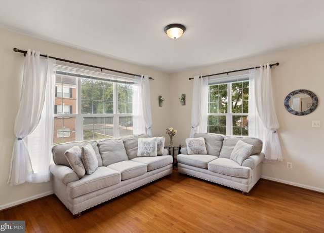 Property at 20144 Prairie Dunes Ter, Ashburn, VA 20147, 3 beds, 2.5 baths