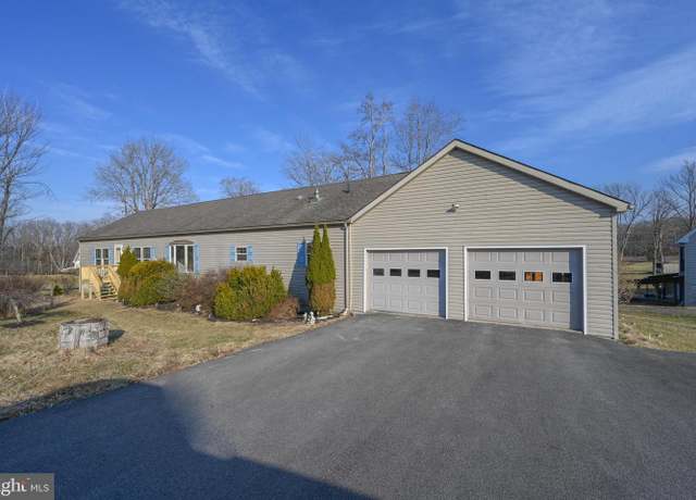 Property at 707 Sunshine Dr, Oakland, MD 21550, 3 beds, 2 baths