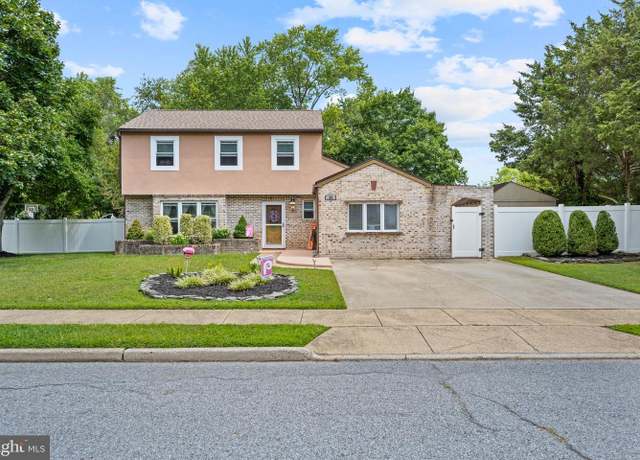 Property at 28 Loretta Blvd, Sicklerville, NJ 08081, 3 beds, 2 baths
