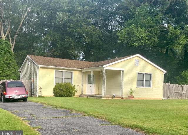 Property at 610 Roosevelt Blvd, Clayton, NJ 08312, 3 beds, 1.5 baths