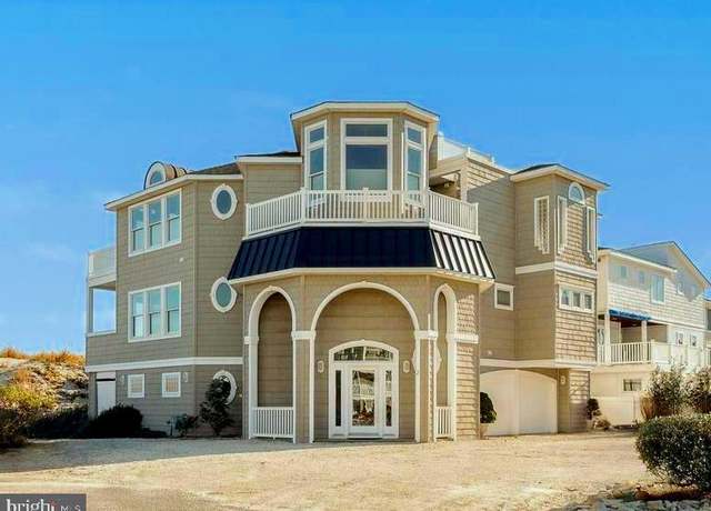 Property at 2 N 2nd St, Surf City, NJ 08008, 5 beds, 4.5 baths