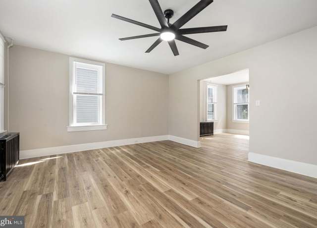 Property at 222 Pine St, Hamburg, PA 19526, 4 beds, 1.5 baths