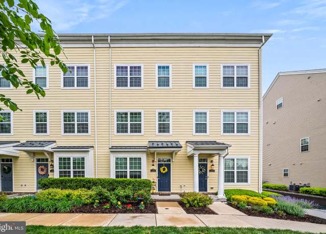 Property at 129 Equestrian Row, Bensalem, PA 19020, 3 beds, 2.5 baths