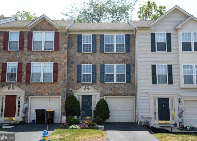 Property at 615 Village Ct, Quakertown, PA 18951, 3 beds, 2.5 baths
