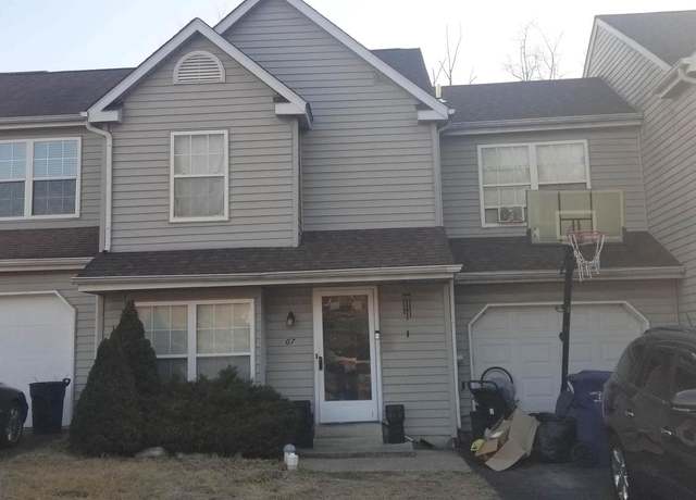 Property at 67 Oakmont Pl, Coatesville, PA 19320, 3 beds, 1.5 baths