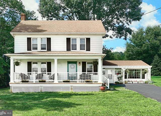 Property at 2005 Mount Zion Rd, York, PA 17406, 3 beds, 2 baths