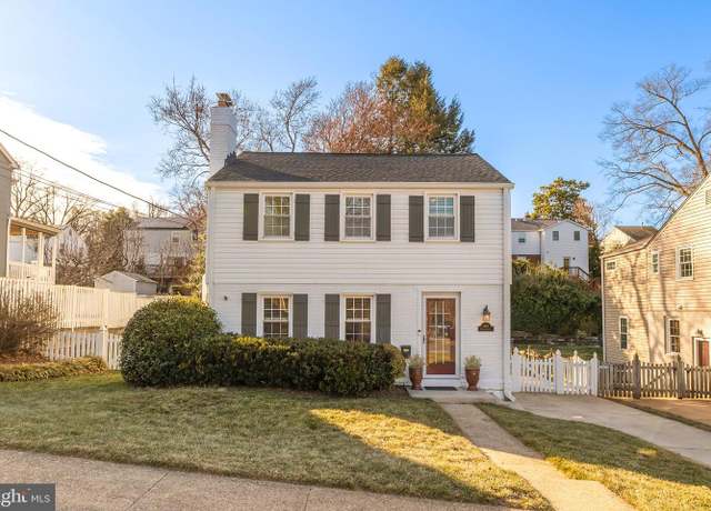 Property at 960 N Lebanon St, Arlington, VA 22205, 3 beds, 2 baths