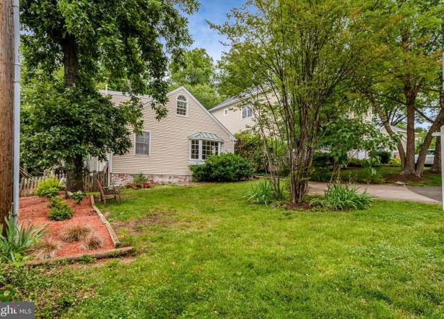 Property at 4817 20th St N, Arlington, VA 22207, 3 beds, 2 baths