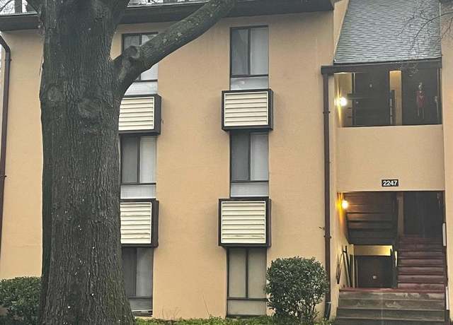 Property at 2247 Castle Rock Sq Unit 1B, Reston, VA 20191, 2 beds, 2 baths