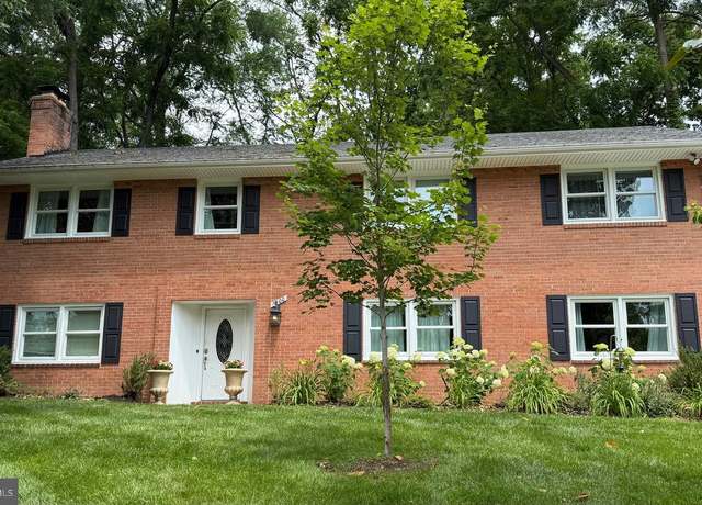 Property at 1800 Courtland Rd, Alexandria, VA 22306, 5 beds, 3 baths