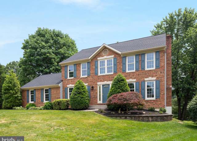 Property at 21 Griswold Ct, Sterling, VA 20165, 5 beds, 3.5 baths
