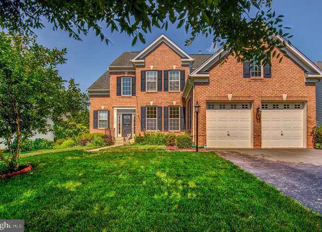 Property at 6626 Oakton Ave, Haymarket, VA 20169, 4 beds, 3.5 baths