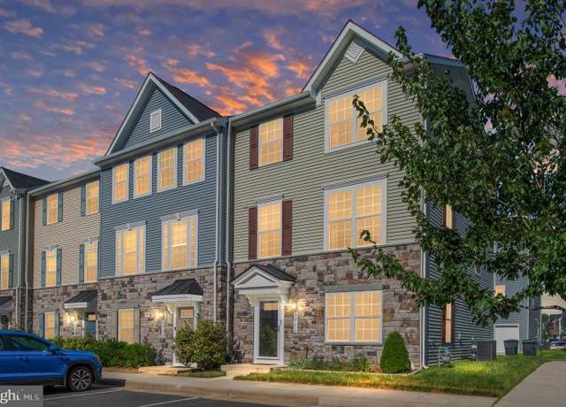 Property at 9711 Cedarmass Cir, Fredericksburg, VA 22408, 3 beds, 2.5 baths