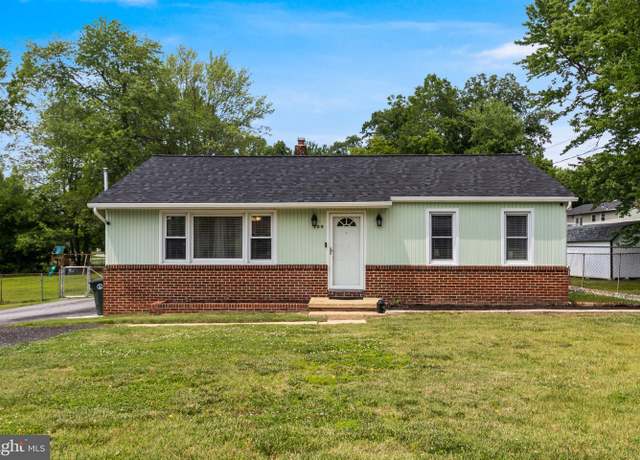 Property at 104 W Hawthorne Dr, La Plata, MD 20646, 3 beds, 2 baths