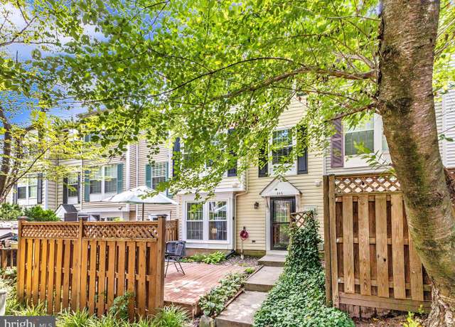 Property at 446 Palmspring Dr, Gaithersburg, MD 20878, 3 beds, 2.5 baths
