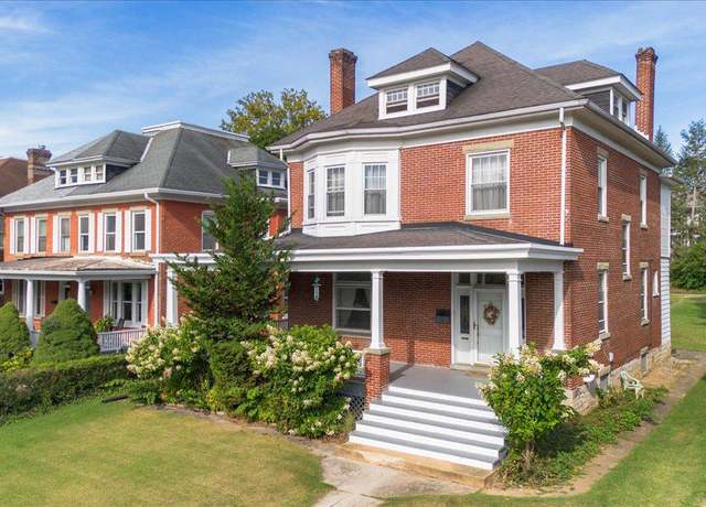 Property at 1015 Hamilton Blvd, Hagerstown, MD 21742, 4 beds, 2 baths