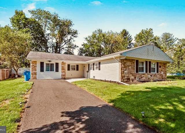 Property at 62 Holstone Ln, Willingboro, NJ 08046, 3 beds, 2 baths