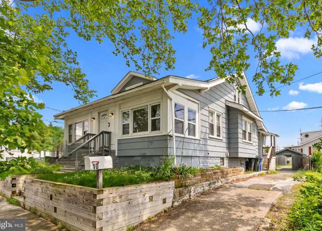 Property at 10 Colonial Ave, West Deptford, NJ 08096, 3 beds, 2 baths