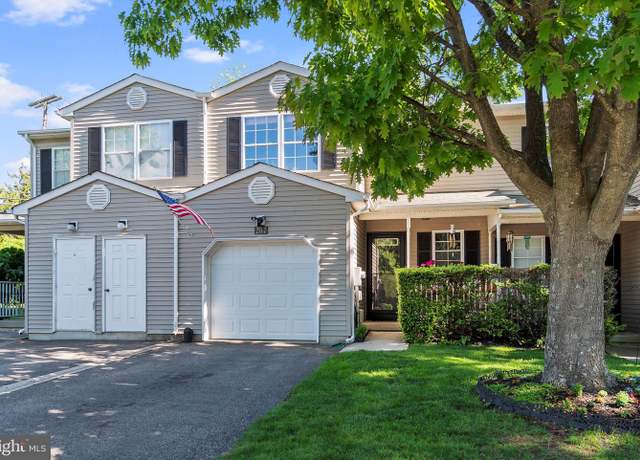 Property at 14 Walnut St #207, Toms River, NJ 08753, 2 beds, 2.5 baths