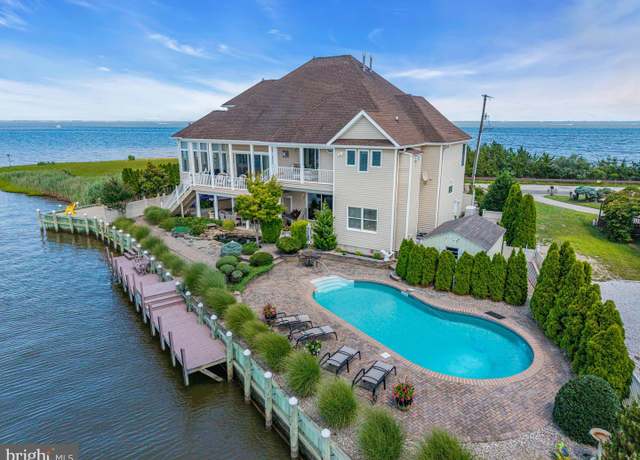 Property at 1240 Laurel Blvd, Lanoka Harbor, NJ 08734, 4 beds, 4 baths