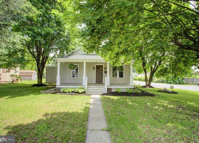 Property at 614 Hollywell Ave, Chambersburg, PA 17201, 3 beds, 1 bath