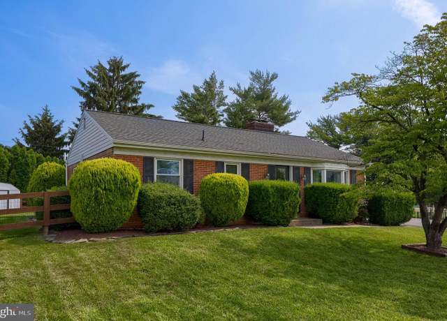 Property at 2101 Shaaron Dr, Lancaster, PA 17601, 4 beds, 2 baths