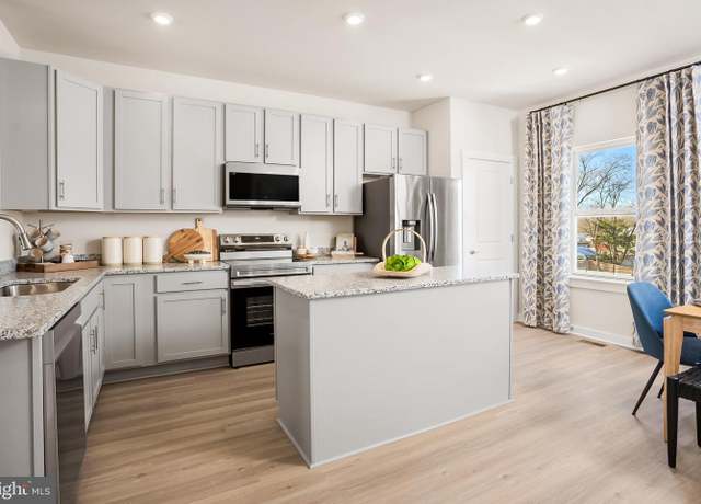 Property at 105 Boone Ct, Winchester, VA 22602, 3 beds, 2.5 baths