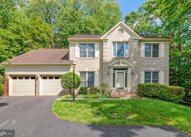 Property at 8975 Home Guard Dr, Burke, VA 22015, 4 beds, 4.5 baths