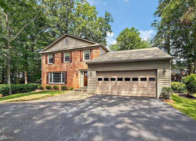 Property at 8128 Viola St, Springfield, VA 22152, 4 beds, 3.5 baths