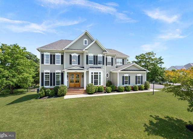 Property at 35446 Greyfriar Dr, Round Hill, VA 20141, 5 beds, 4.5 baths