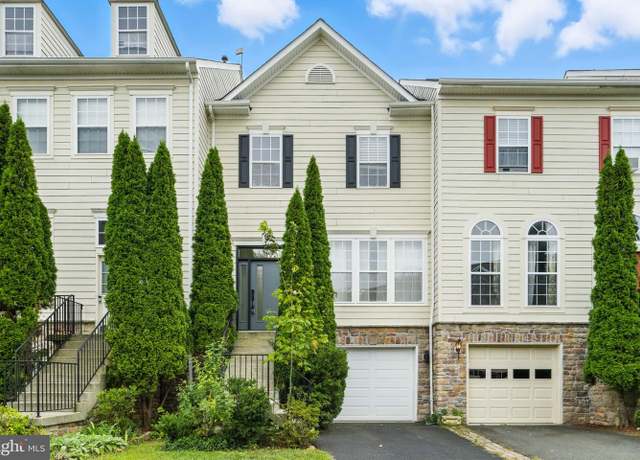 Property at 837 Ferndale Ter NE, Leesburg, VA 20176, 3 beds, 3.5 baths