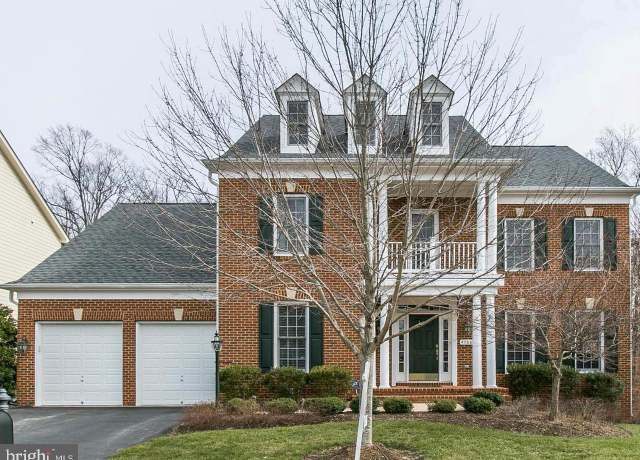 Property at 4788 Charter Ct, Woodbridge, VA 22192, 4 beds, 3.5 baths