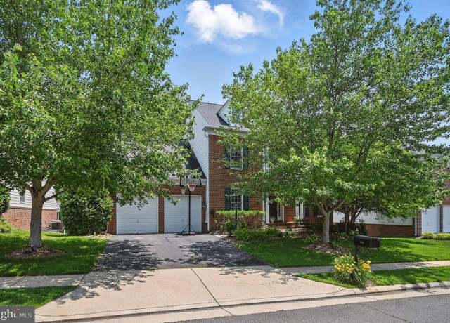 Property at 4788 Charter Ct, Woodbridge, VA 22192, 4 beds, 3.5 baths