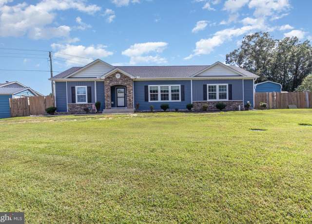 Property at 100 Hickory Hill Overlook Ct, Fredericksburg, VA 22405, 3 beds, 2 baths