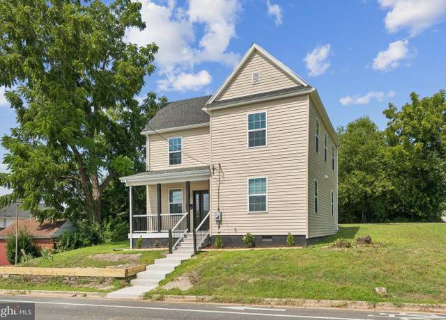 Property at 400 Lake St, Salisbury, MD 21801, 4 beds, 3 baths