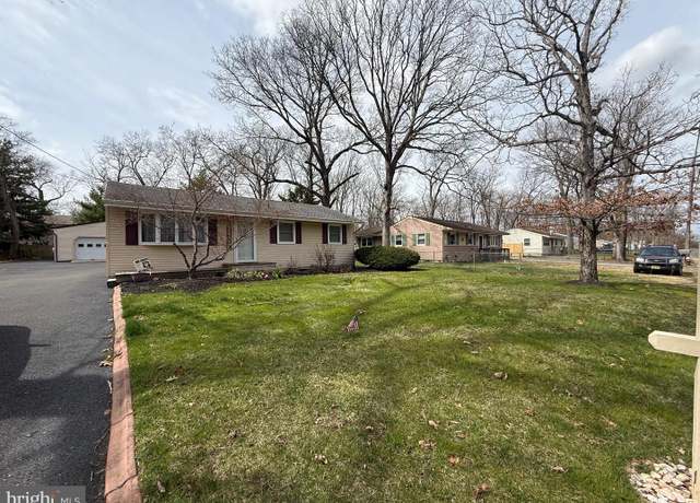 Property at 310 Timberline Dr, Mount Laurel, NJ 08054, 3 beds, 1 bath