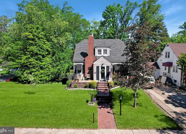 Property at 138 Lowell Ave, Hamilton, NJ 08619, 3 beds, 1.5 baths