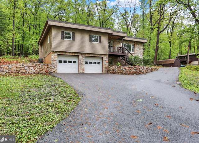 Property at 250 Skyline Dr, Reading, PA 19606, 3 beds, 3 baths