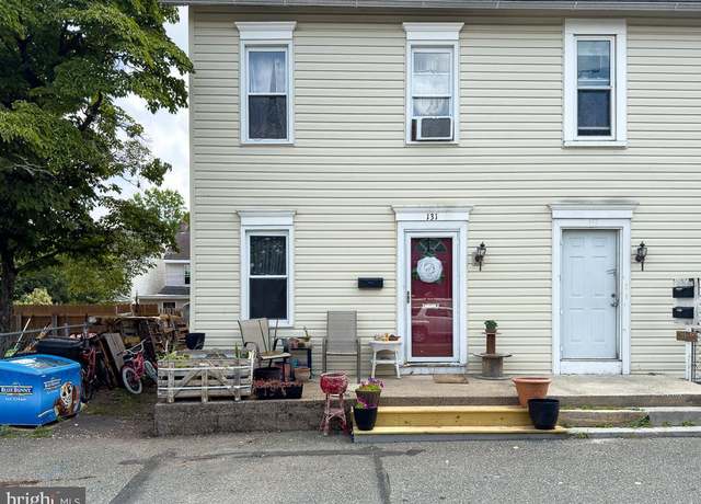 Property at 131 Pear St, Boyertown, PA 19512, 4 beds, 1.5 baths