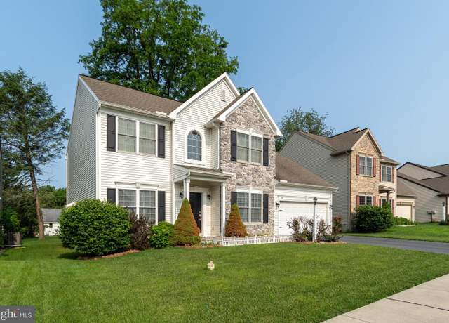Property at 55 Hamlet Cir, Mechanicsburg, PA 17050, 5 beds, 3.5 baths