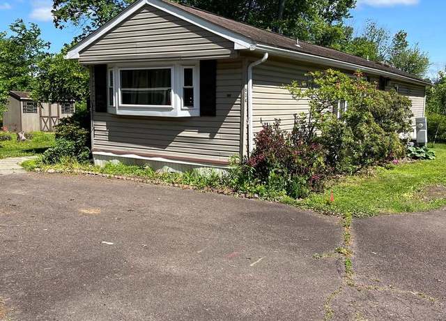 Property at 634 Willow Dr, Green Lane, PA 18054, 2 beds, 1 bath
