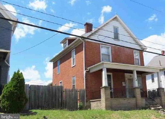 Property at 215 4th St, Youngwood, PA 15697, 3 beds, 1.5 baths
