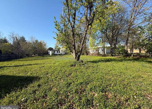 Property at 5941 4th St S, Arlington, VA 22204, 2 beds, 1 bath