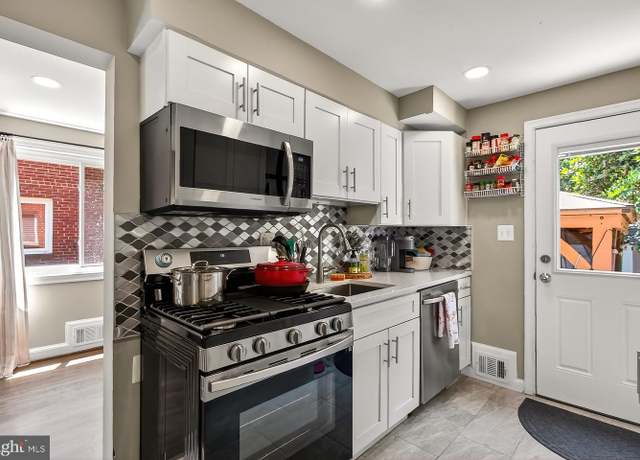 Property at 1804 N Cliff St, Alexandria, VA 22301, 2 beds, 2 baths